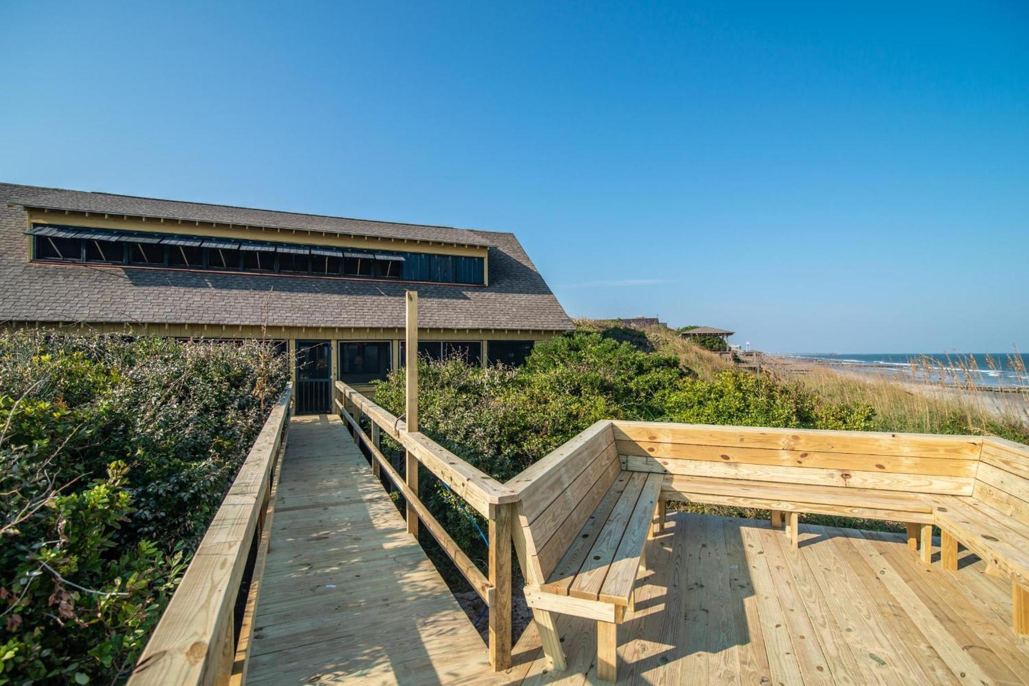Ocean Breezes Historic Home With Creek Dock Полис-Айленд Экстерьер фото