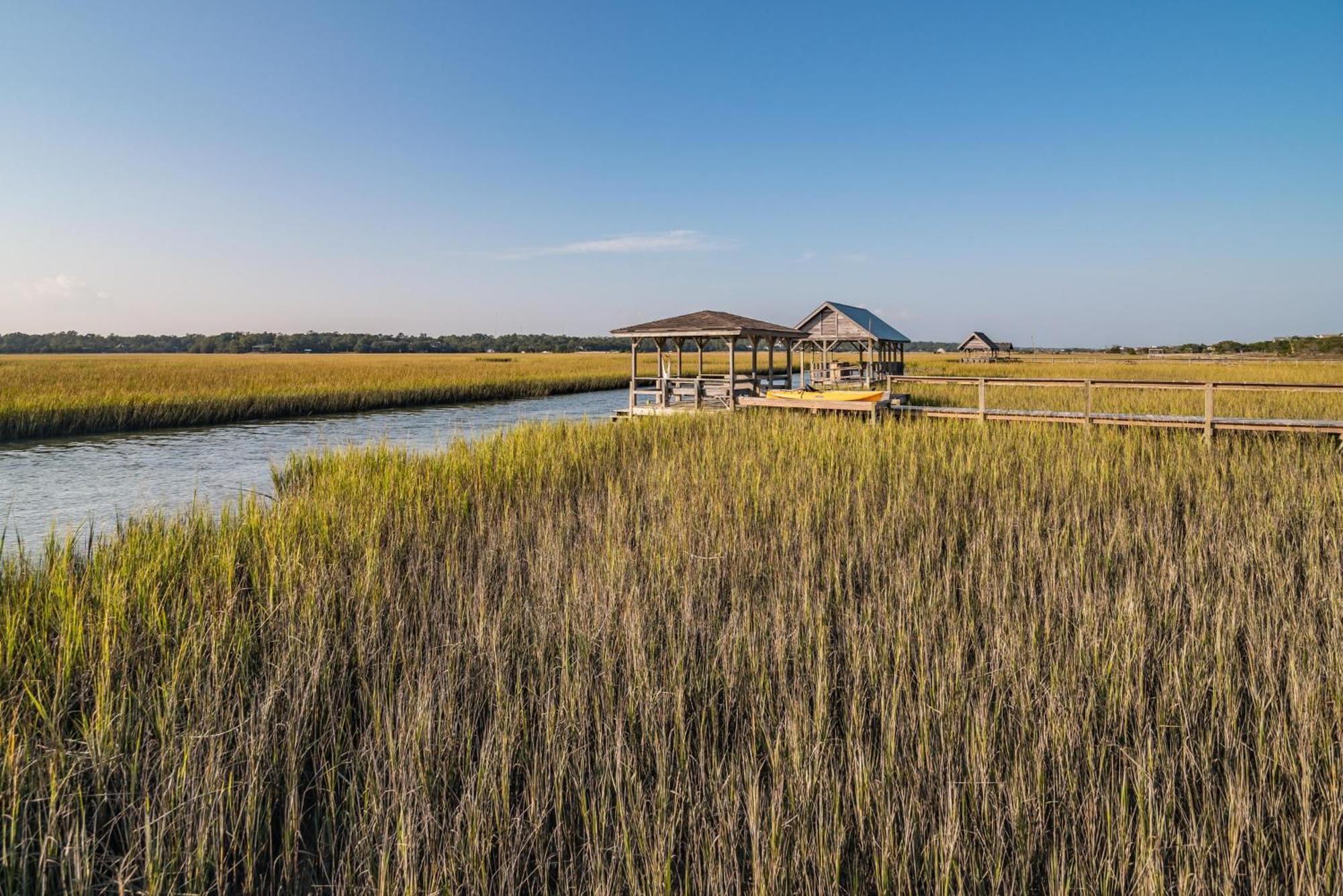 Ocean Breezes Historic Home With Creek Dock Полис-Айленд Экстерьер фото